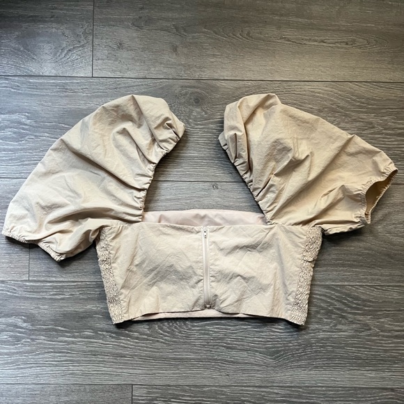 Amanda Uprichard Cream Puff Short Sleeve Smocked Square Neck Summer Crop Top M - Picture 4 of 8